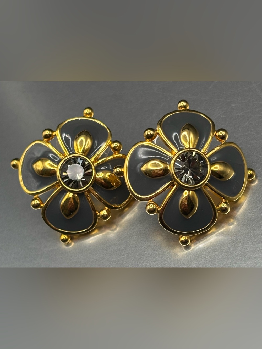 Joan Rivers Vintage Gray Enamel Flower Stud Earrings Smoky Crystal Gold Tone